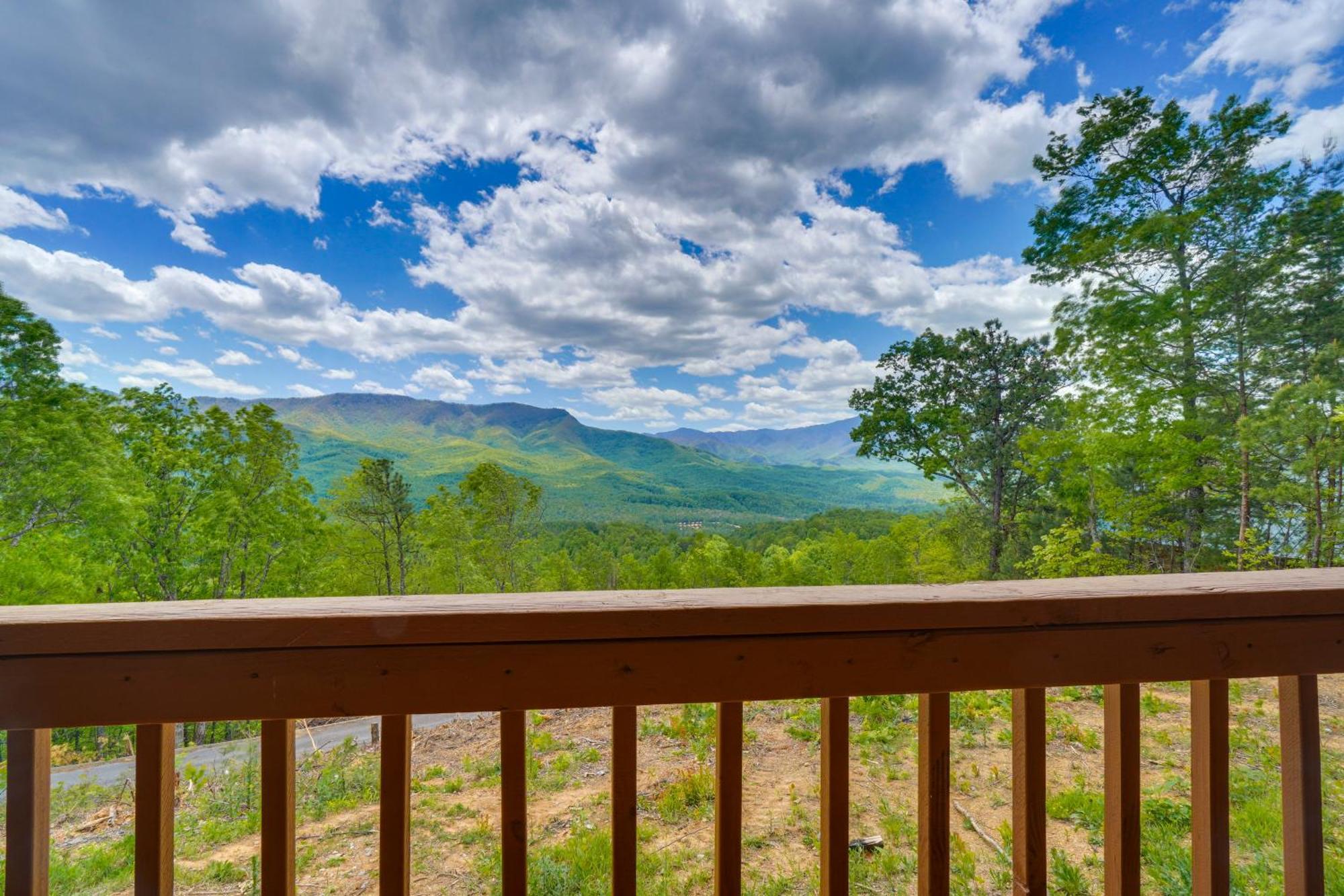 Gatlinburg Cabin With Hot Tub About 11 Miles To Downtown Exteriör bild